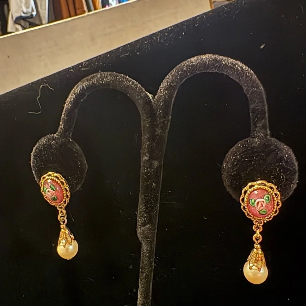 Vintage Avon Gold and Pink Drop Earrings with Green Accents - Picture 9 of 9